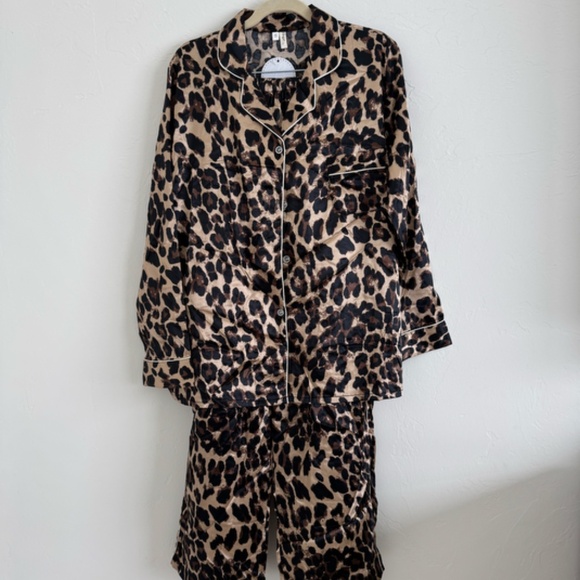 Leopard Satin Pajama Set - Picture 3 of 3